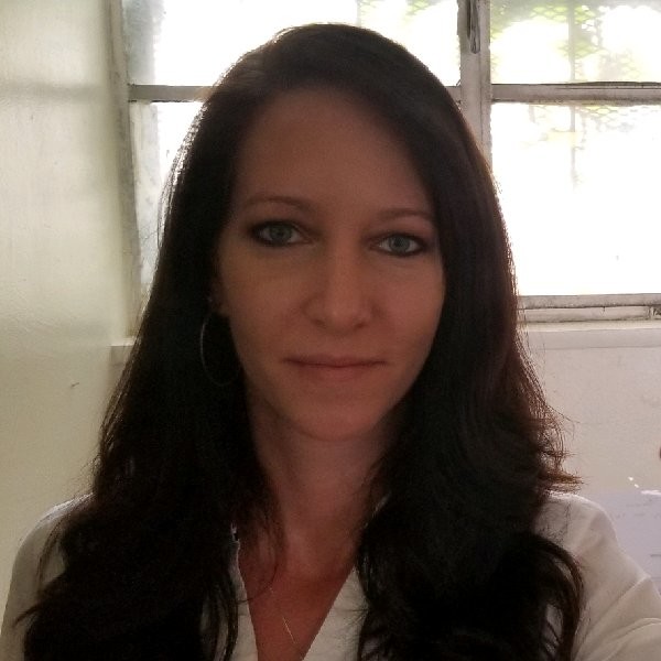 https://www.qualetel.com/wp-content/uploads/2021/05/Jenny.jpg
